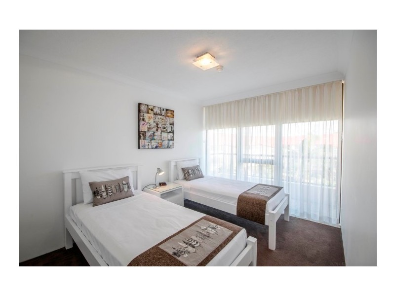 10/114 ‘Southern Cross’ The Esplanade, Burleigh Heads QLD 4220
