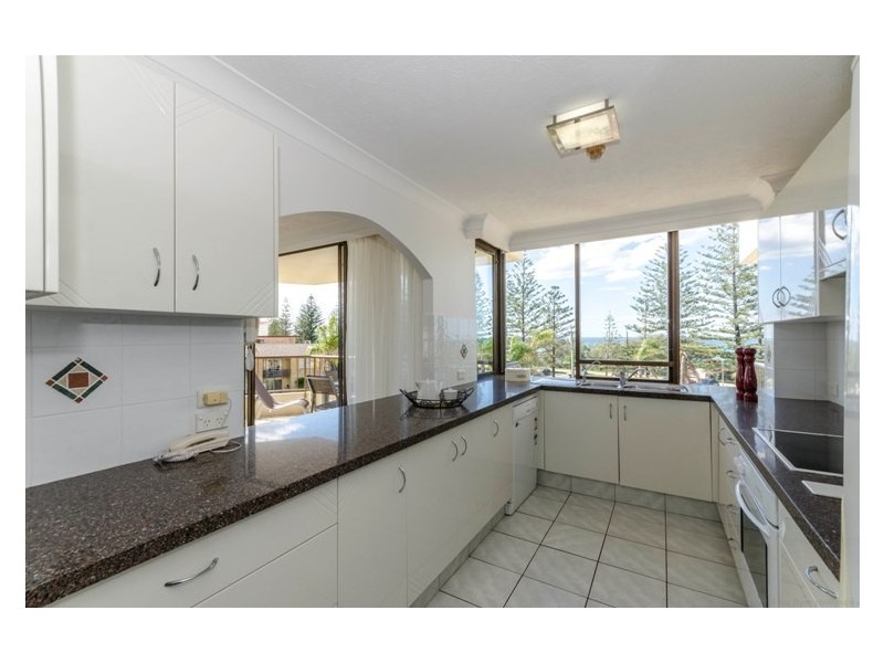 10/114 ‘Southern Cross’ The Esplanade, Burleigh Heads QLD 4220