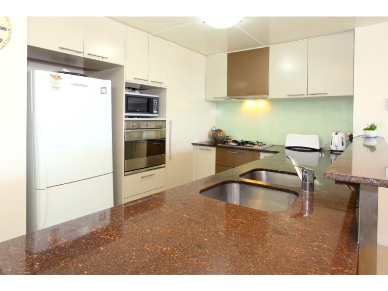 2044/1 ‘Liberty Panorama’ Lennie Avenue, Main Beach QLD 4217