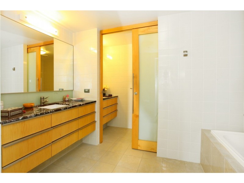 2044/1 ‘Liberty Panorama’ Lennie Avenue, Main Beach QLD 4217