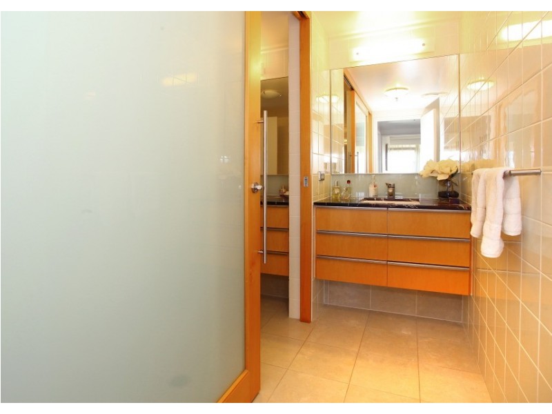 2044/1 ‘Liberty Panorama’ Lennie Avenue, Main Beach QLD 4217