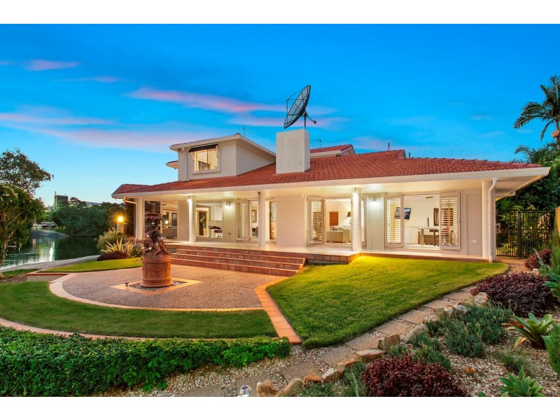 76 The Promenade, Isle Of Capri QLD 4217