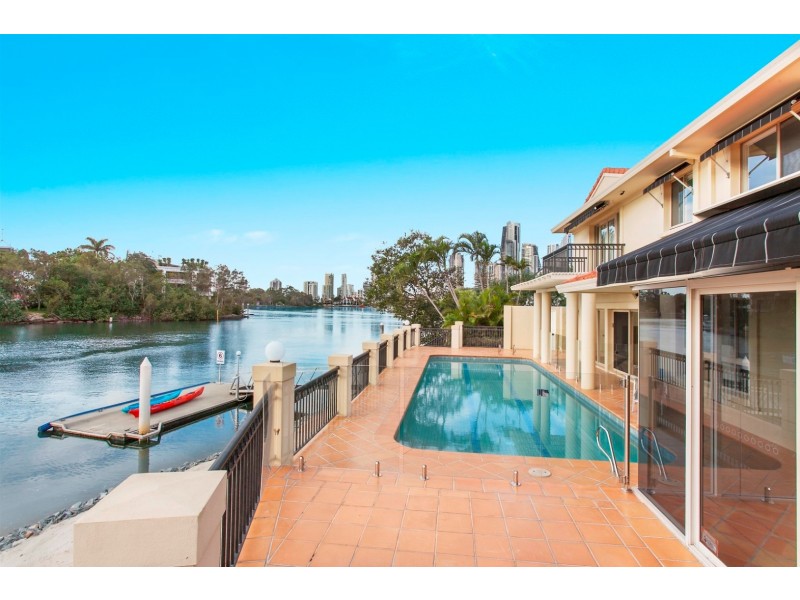 76 The Promenade, Isle Of Capri QLD 4217