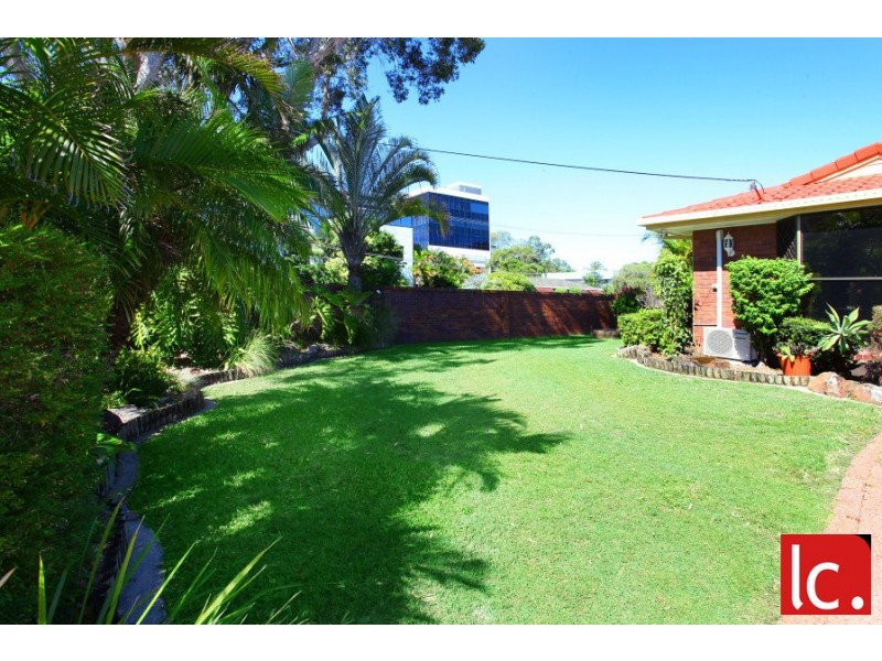 9 Mercedes Place, Bundall QLD 4217