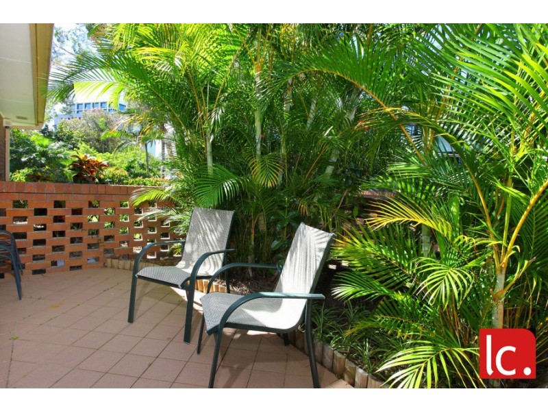 9 Mercedes Place, Bundall QLD 4217