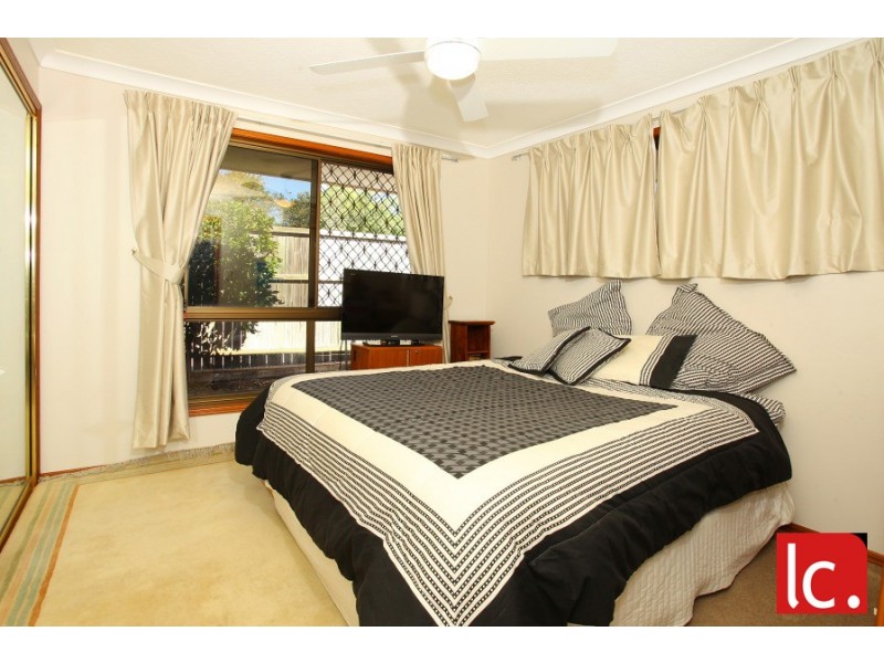 9 Mercedes Place, Bundall QLD 4217