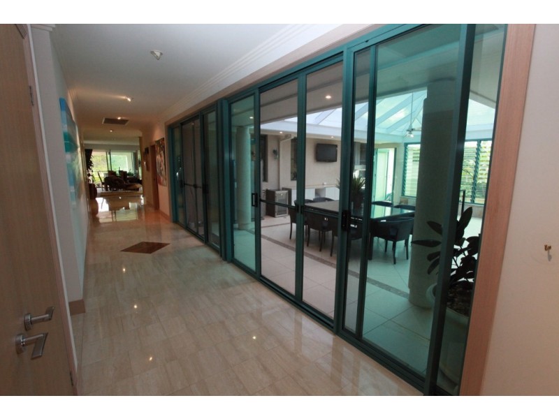 5105 Chalons Field, Benowa QLD 4217
