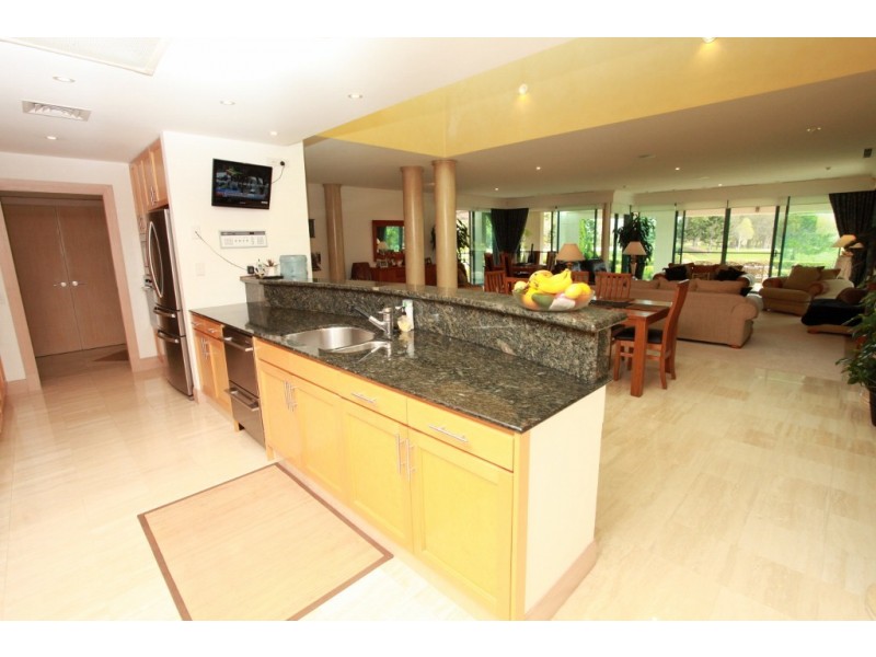 5105 Chalons Field, Benowa QLD 4217
