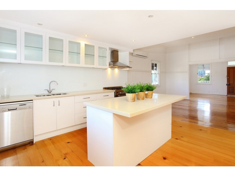 24 Meron Street, Southport QLD 4215