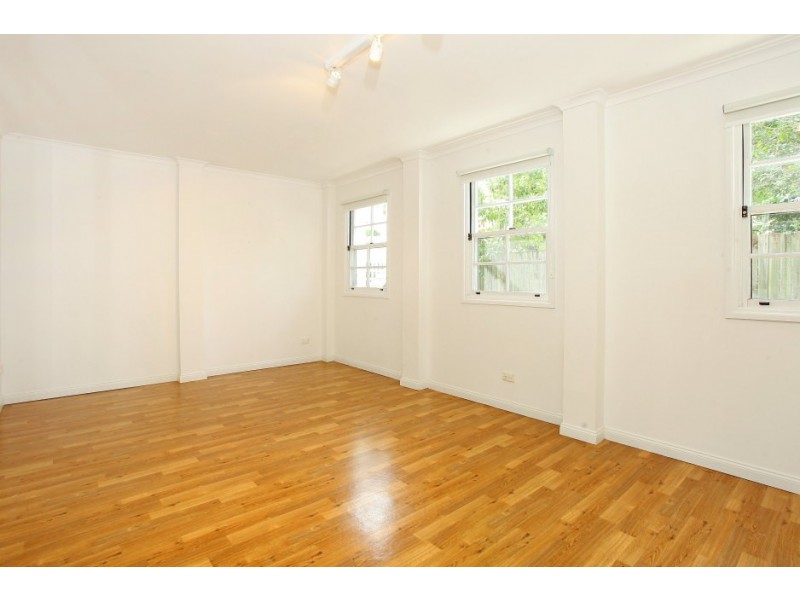 24 Meron Street, Southport QLD 4215