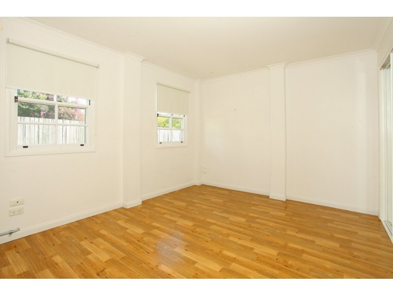 24 Meron Street, Southport QLD 4215