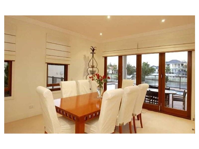 90/40 Cotlew Street East, Southport QLD 4215