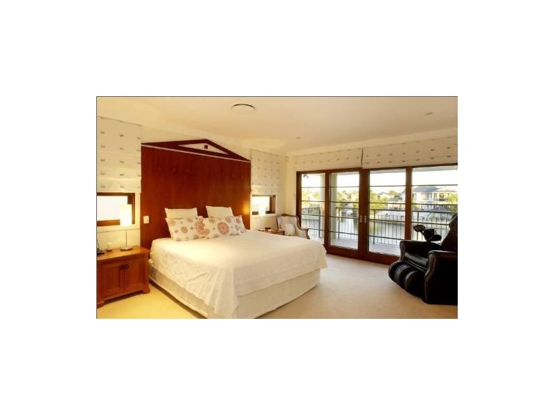 90/40 Cotlew Street East, Southport QLD 4215