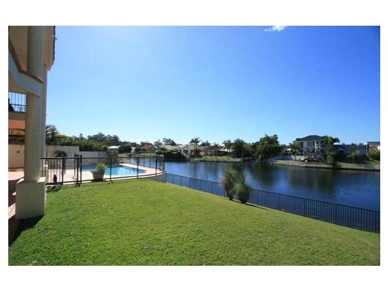 90/40 Cotlew Street East, Southport QLD 4215