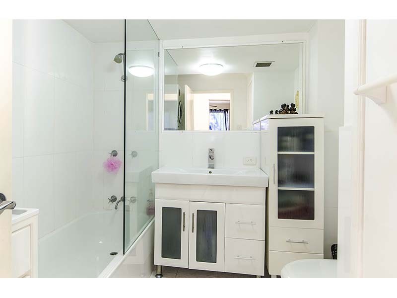 23/26 Monaco Street, Broadbeach QLD 4218