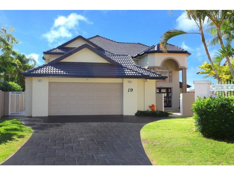 19 Tortuga Place, Clear Island Waters QLD 4226