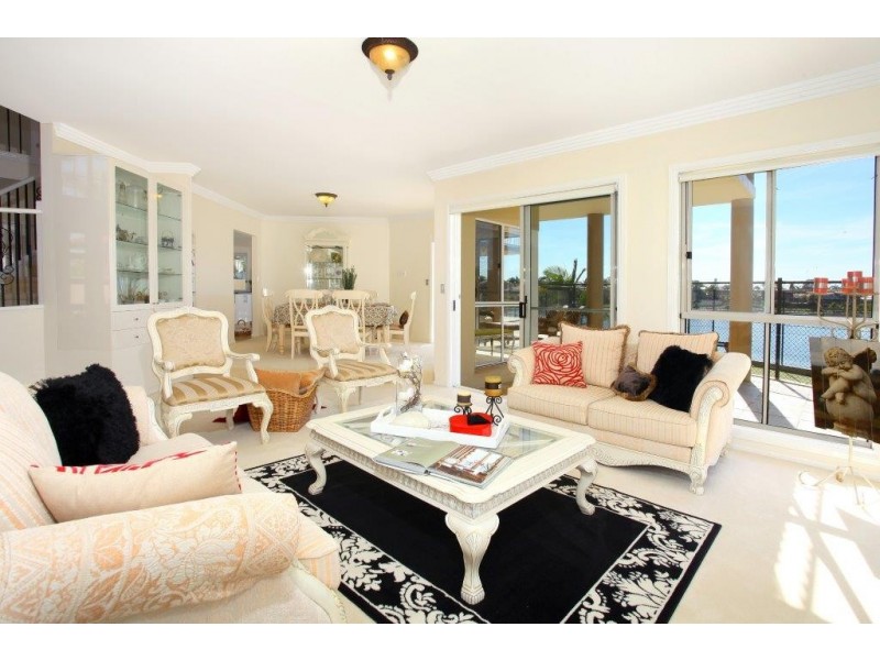 19 Tortuga Place, Clear Island Waters QLD 4226