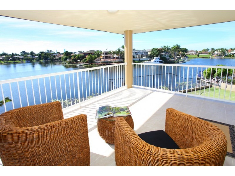 19 Tortuga Place, Clear Island Waters QLD 4226