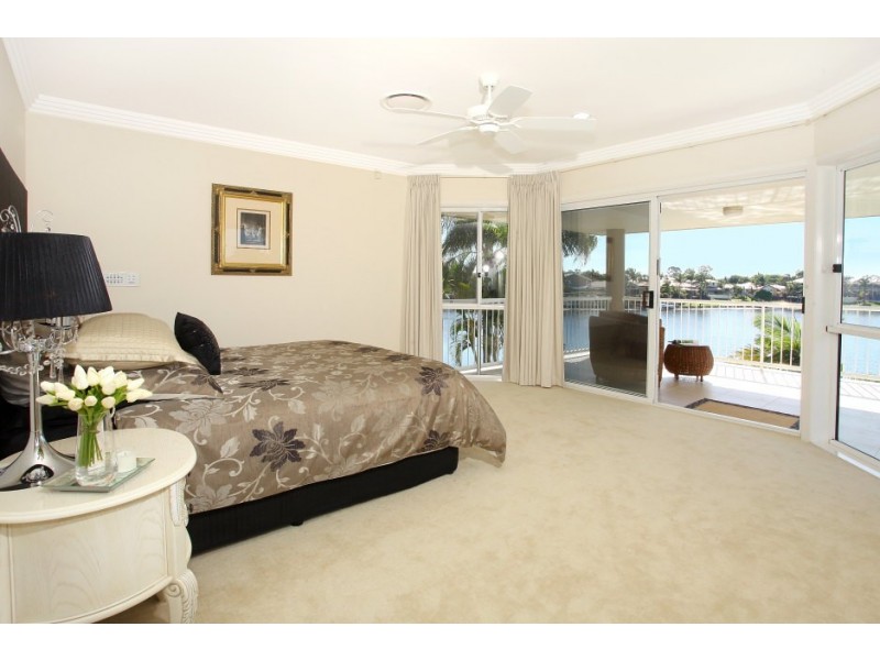 19 Tortuga Place, Clear Island Waters QLD 4226