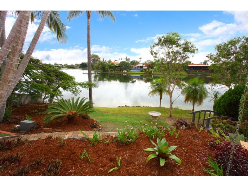 21 Peninsula Court, Mermaid Waters QLD 4218