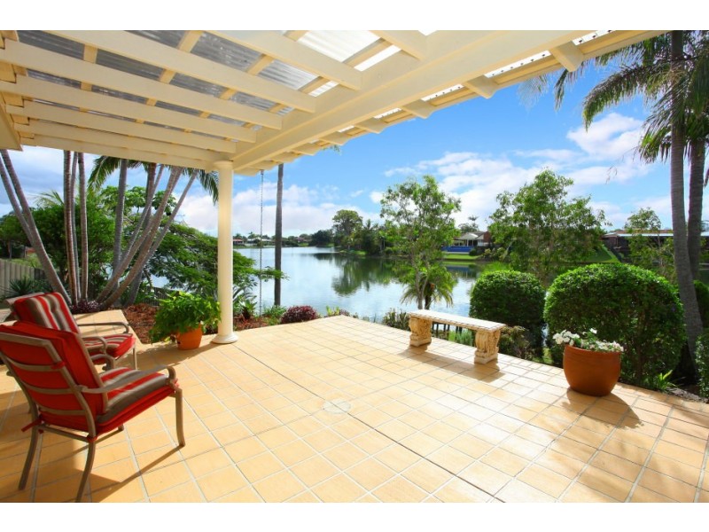 21 Peninsula Court, Mermaid Waters QLD 4218