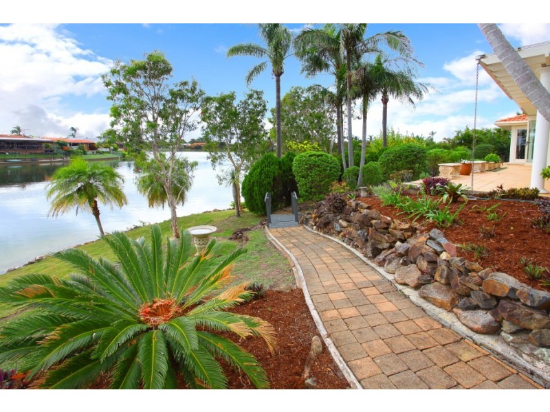 21 Peninsula Court, Mermaid Waters QLD 4218