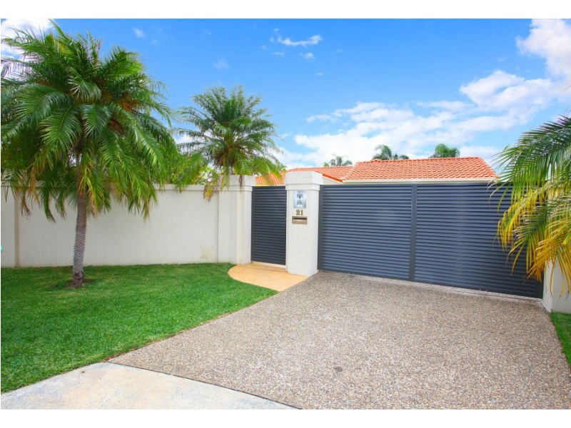 21 Peninsula Court, Mermaid Waters QLD 4218