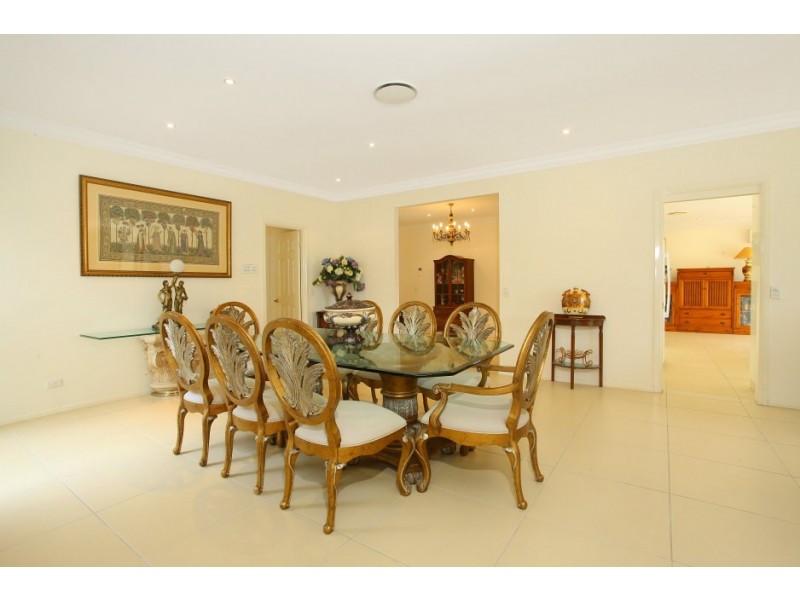 21 Peninsula Court, Mermaid Waters QLD 4218