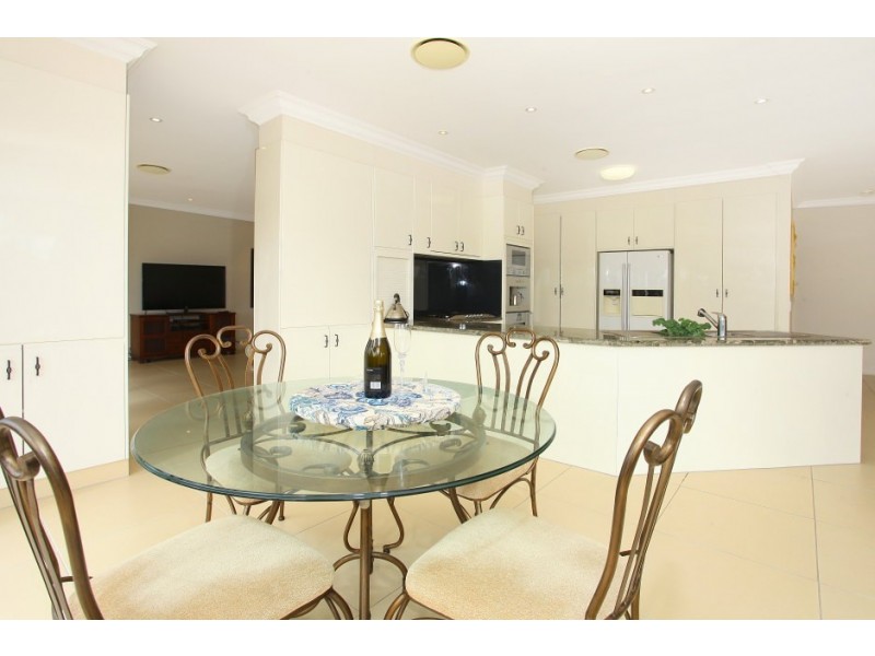 21 Peninsula Court, Mermaid Waters QLD 4218