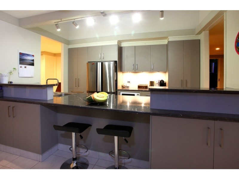 393 Benowa Road, Benowa Waters QLD 4217