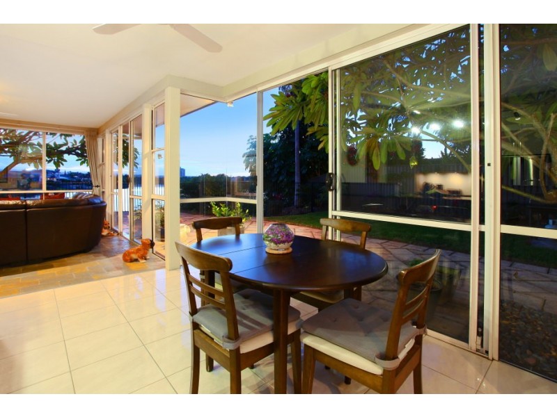 393 Benowa Road, Benowa Waters QLD 4217