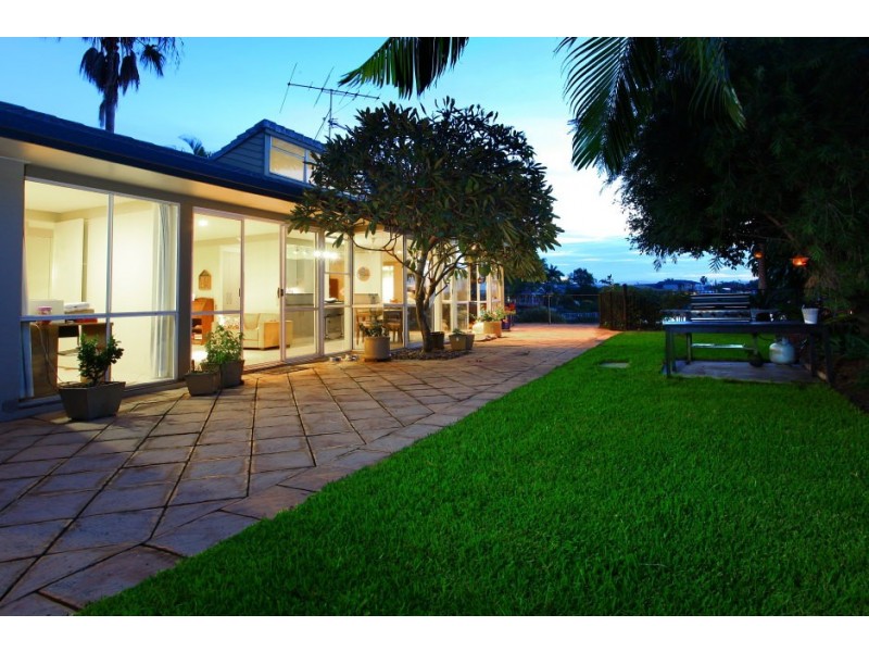 393 Benowa Road, Benowa Waters QLD 4217