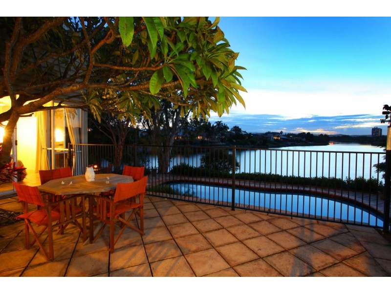 393 Benowa Road, Benowa Waters QLD 4217