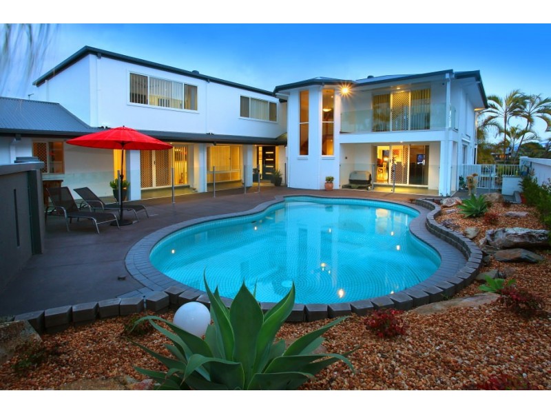 68 Cabana Boulevard, Benowa Waters QLD 4217