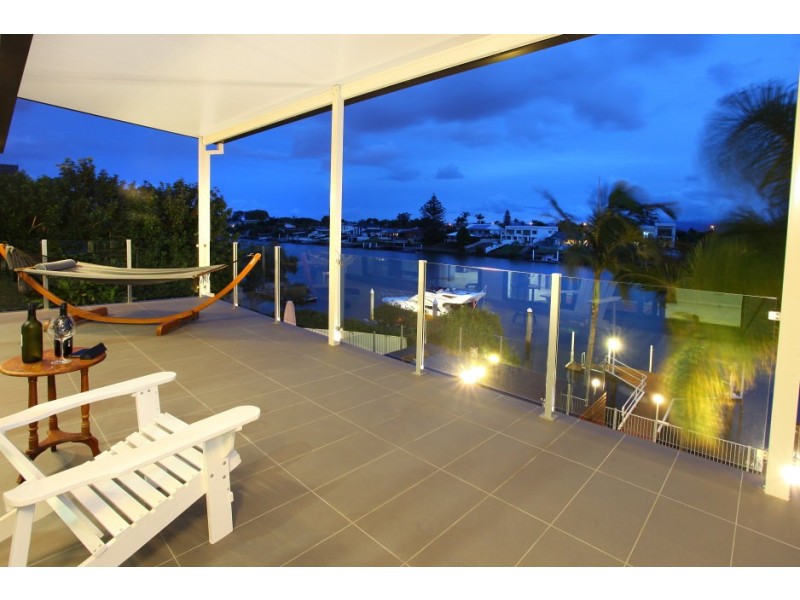 68 Cabana Boulevard, Benowa Waters QLD 4217