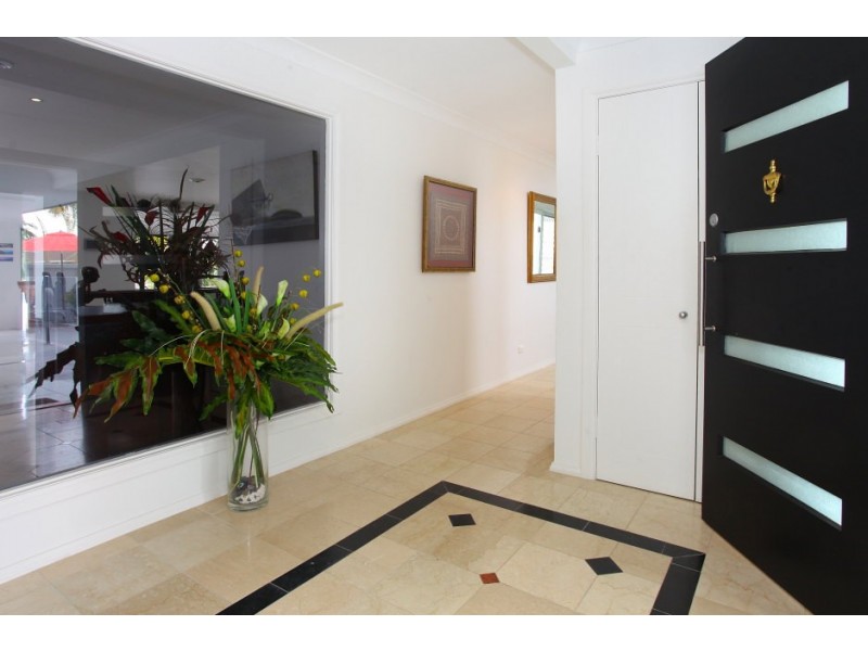 68 Cabana Boulevard, Benowa Waters QLD 4217