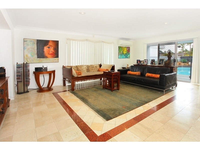 68 Cabana Boulevard, Benowa Waters QLD 4217