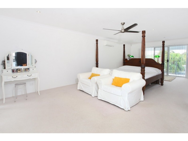 68 Cabana Boulevard, Benowa Waters QLD 4217