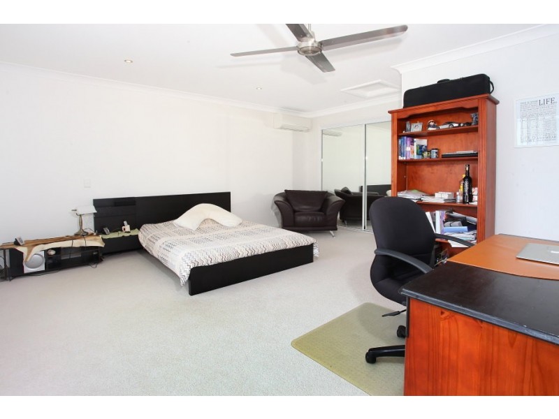 68 Cabana Boulevard, Benowa Waters QLD 4217