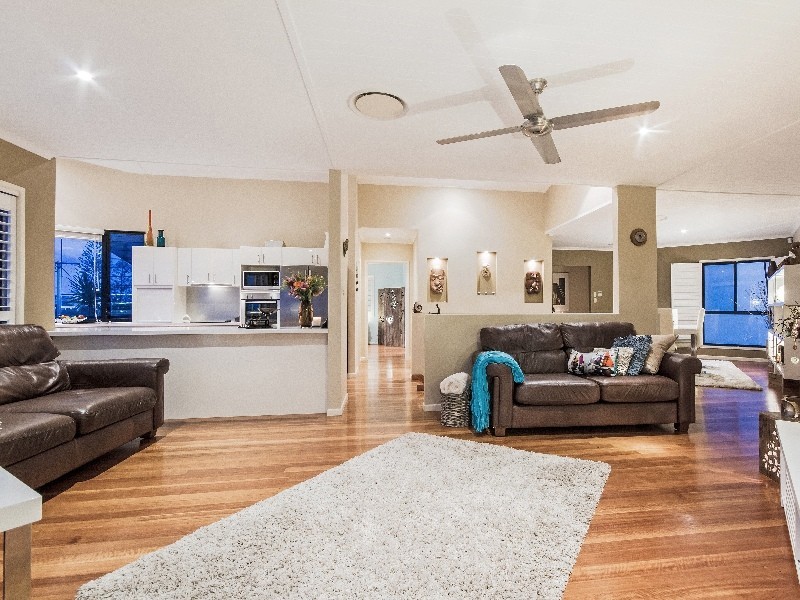 1/150 THE ESPLANADE, Paradise Point QLD 4216