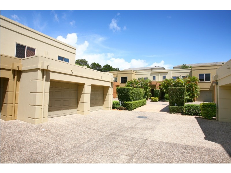 2/24-26 Brighton Parade, Southport QLD 4215