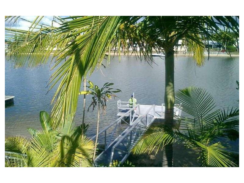 5 Yunga Court, Broadbeach Waters QLD 4218