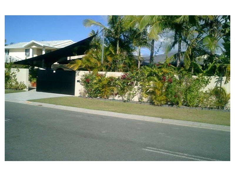 5 Yunga Court, Broadbeach Waters QLD 4218