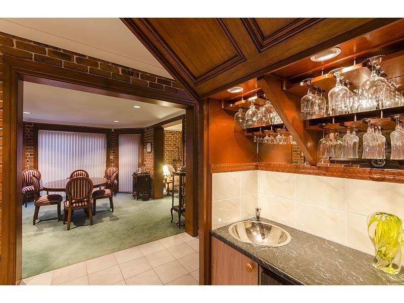 29 Hume Parade, Paradise Point QLD 4216