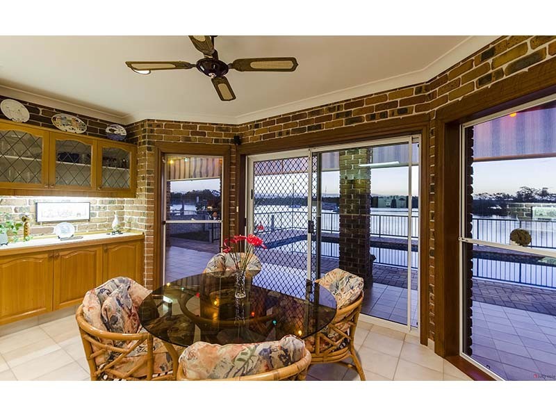 29 Hume Parade, Paradise Point QLD 4216