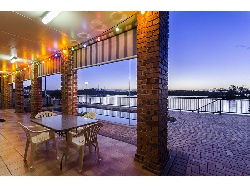 29 Hume Parade, Paradise Point QLD 4216