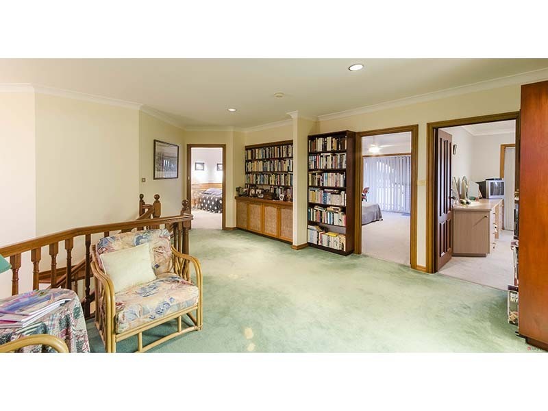 29 Hume Parade, Paradise Point QLD 4216