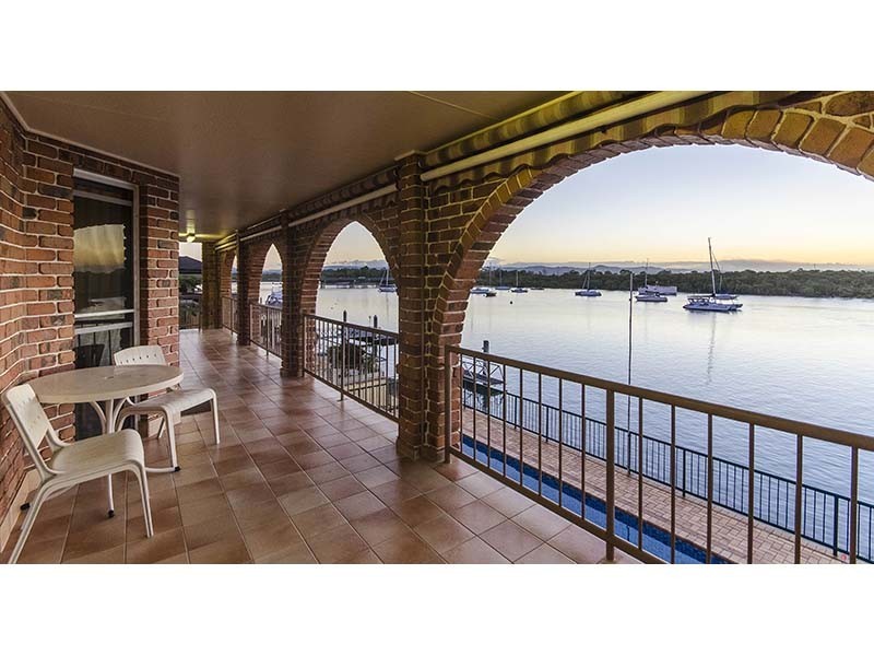 29 Hume Parade, Paradise Point QLD 4216