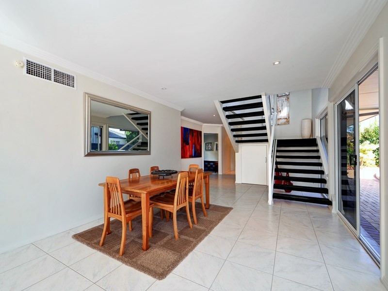 53 Admiralty Drive, Paradise Waters QLD 4217