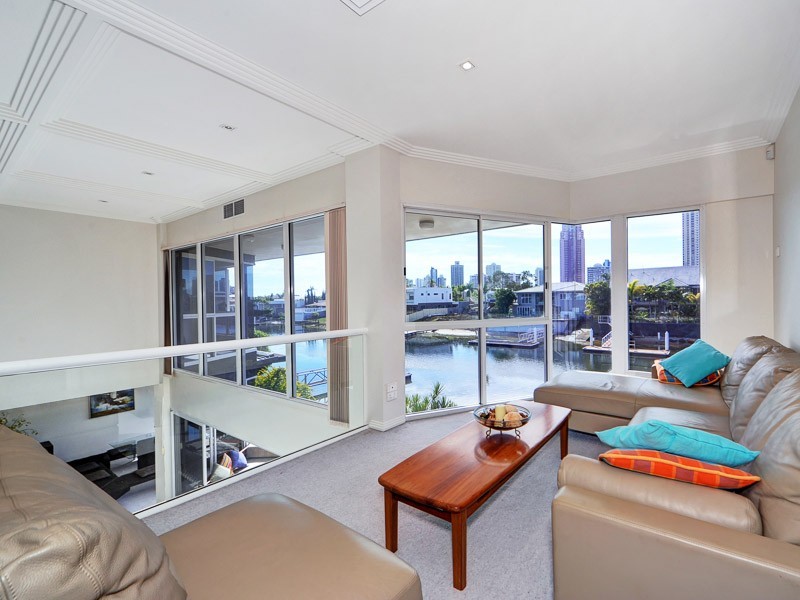 53 Admiralty Drive, Paradise Waters QLD 4217